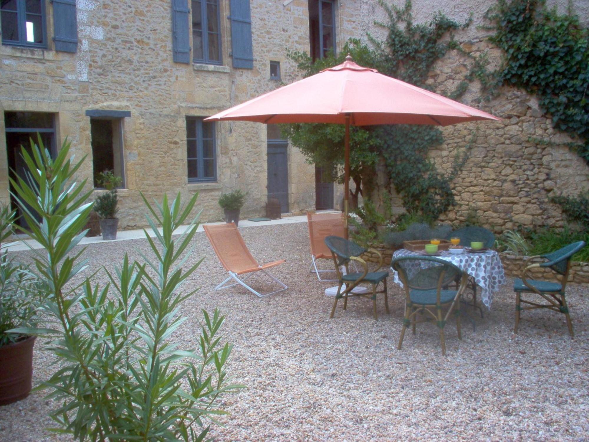 Отель Sarlat Cote Jardin Экстерьер фото